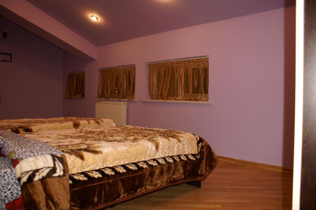 Europa+T Hotel Tbilisi Phòng bức ảnh